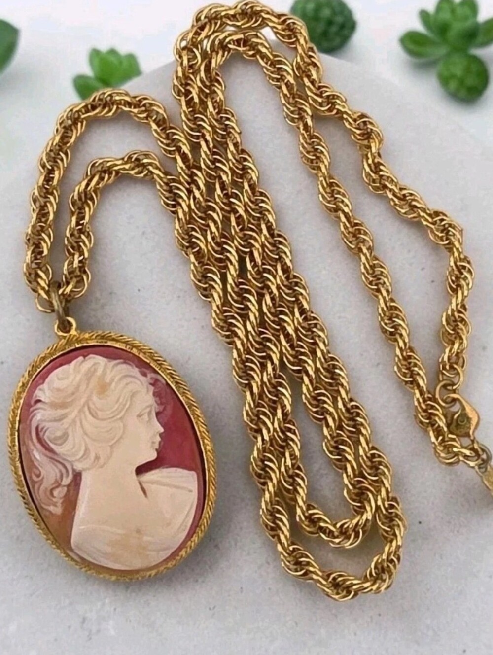 Vintage Signed Monet Gold Tone Rope Chain Necklace Resin Cameo Pendant 26"